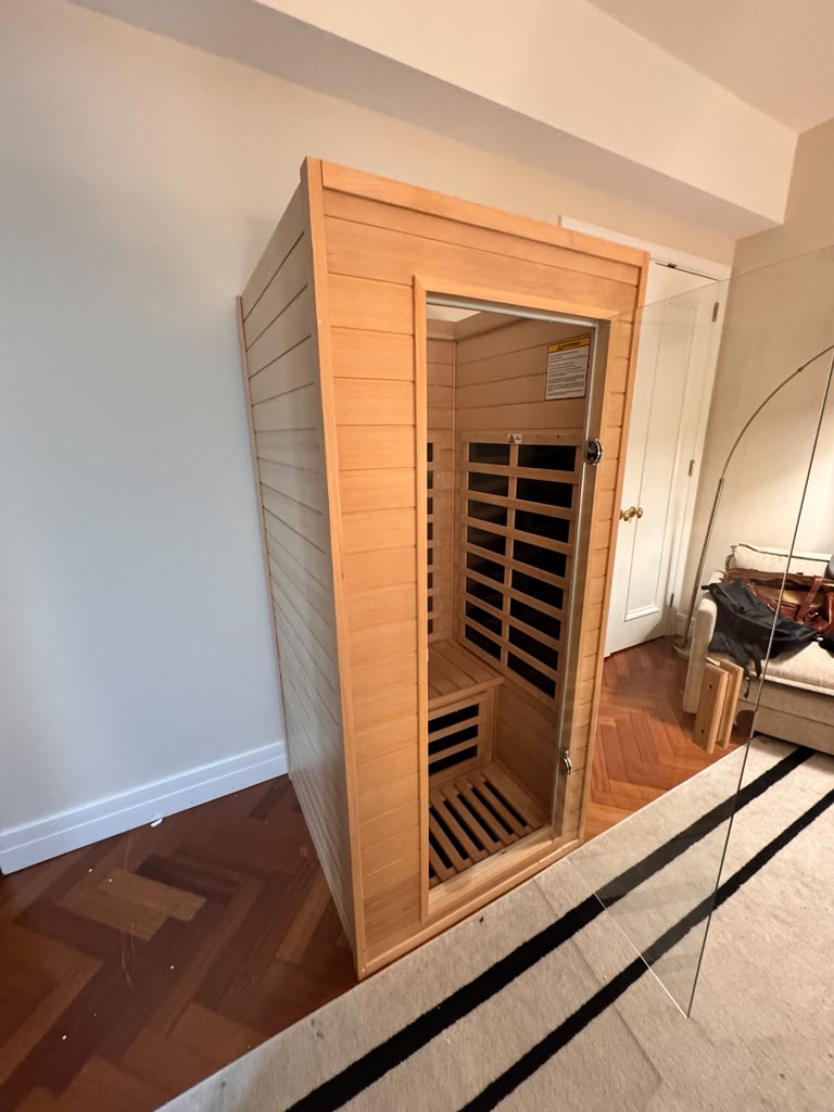 Compact indoor sauna assembly